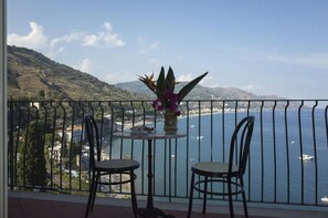 Familierom, 1 soverom, sjøutsikt | Terrasse/patio