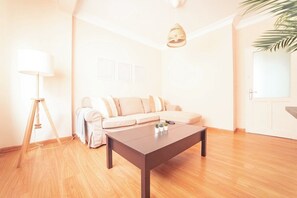 TV - Manuel Comellas Apartment (Ferrol)