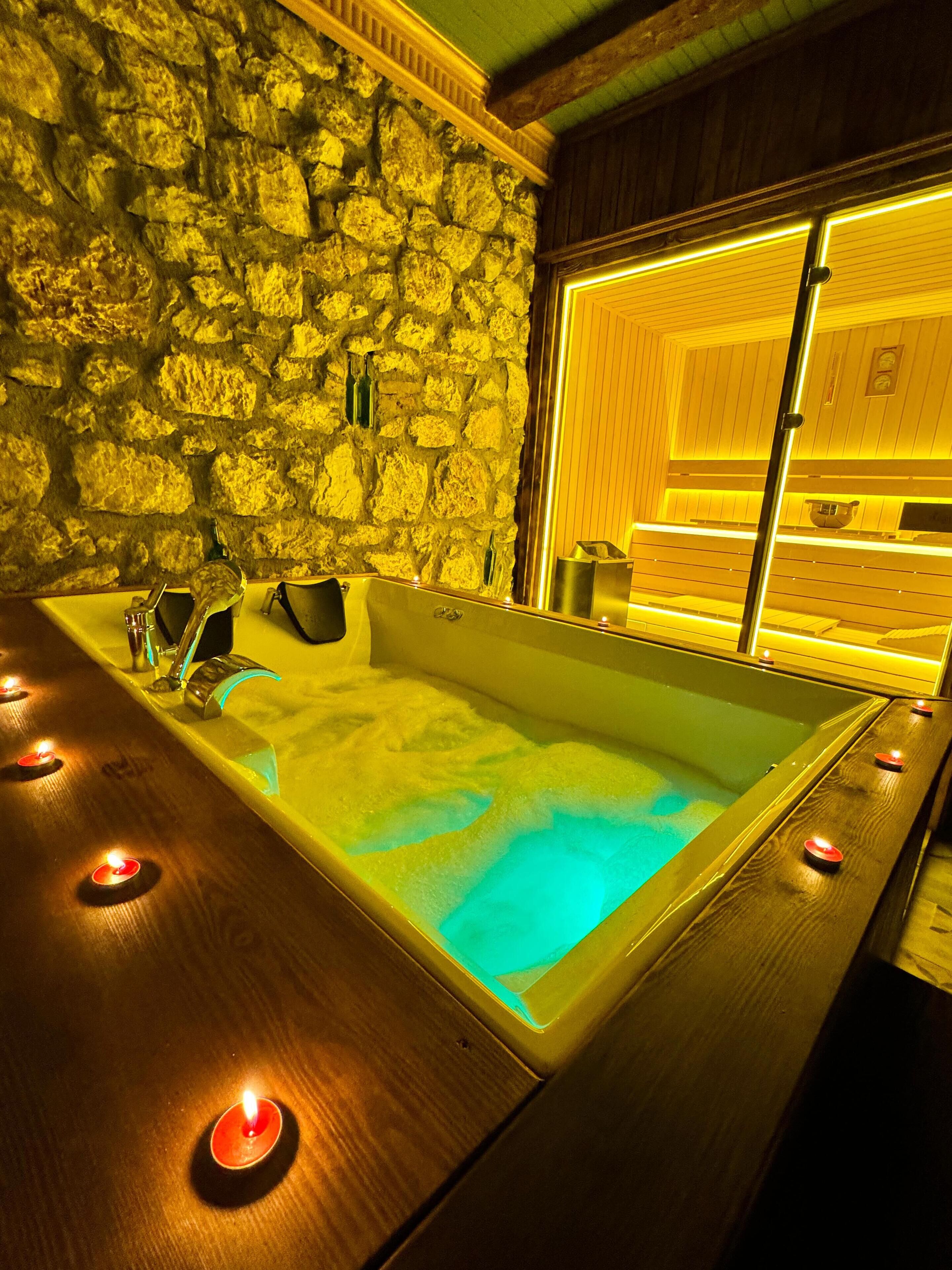 Suit Tas Ev Dag Manzarali | 浴室 | 免费洗浴用品、吹风机、拖鞋