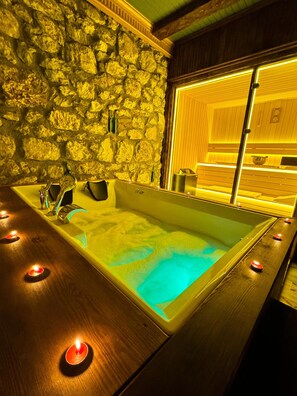 Suit Tas Ev Dag Manzarali | Bathroom