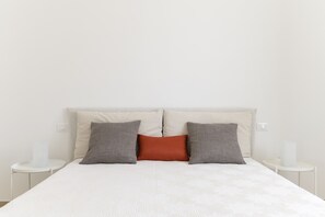 2 slaapkamers, een strijkplank/strijkijzer, gratis wifi, beddengoed