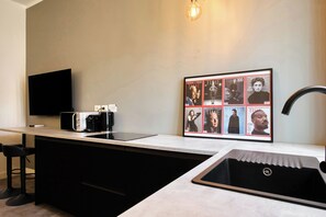 Interior - 15min to Duomo, Modern 1 Bedrm Flat A/C, 5G WiFi (Milan)