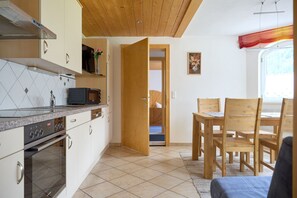 Fridge, oven, dishwasher, coffee/tea maker - 4911 Apartment Gerhard an der Talstation St. Galle (St. Gallenkirch)
