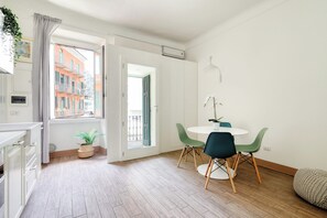 Dining - Fara 33  Cozy flat in Centrale district (Milan)