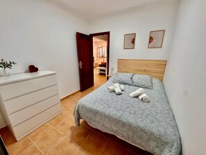 3 bedrooms, iron/ironing board, WiFi, bed sheets - Serene Sardine (Sardina)