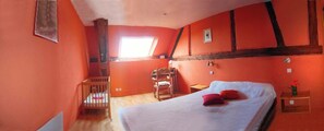 2 chambres, fer et planche Ă repasser, Wi-Fi, draps fournis