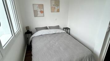 2 chambres, fer et planche à repasser, Wi-Fi gratuit, draps fournis