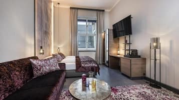 Deluxe Double Room | In-room safe, blackout drapes, soundproofing, WiFi (free)