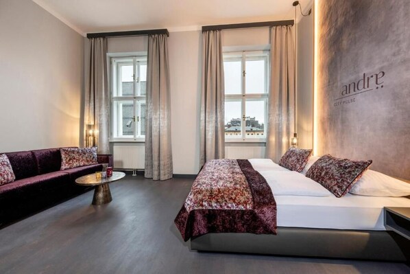 Zimmersafe, VerdunkelungsvorhÀnge, schallisolierte Zimmer