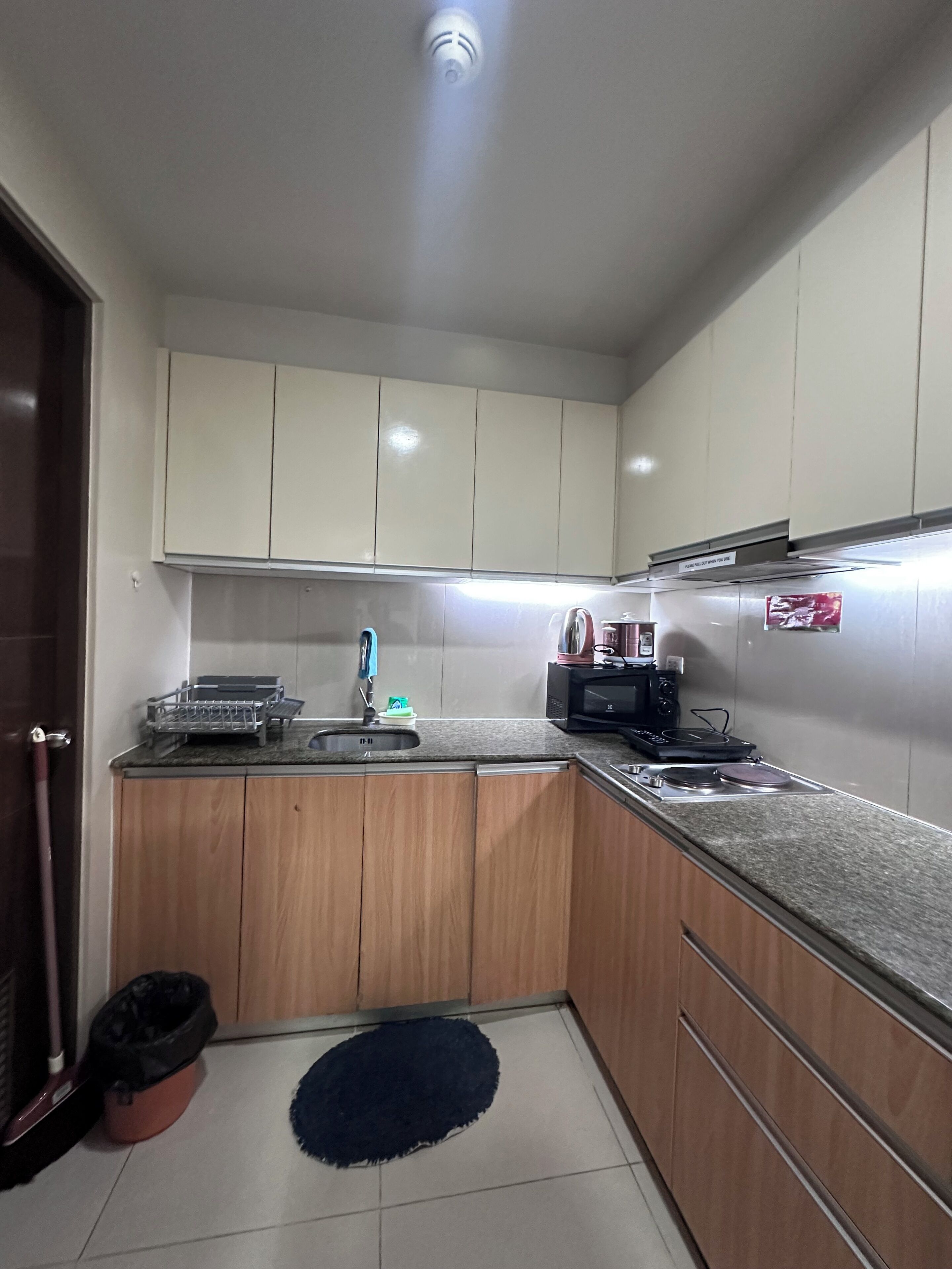 Family Condo, 1 Bedroom, Non Smoking | Private kitchen | Fridge, microwave, cookware/dishes/utensils