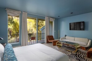 4 室のベッドルーム、デスク、アイロン / アイロン台、WiFi (無料)