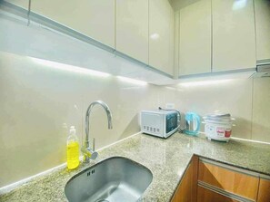 Fridge, microwave, stovetop, rice cooker