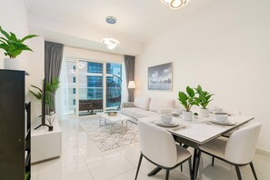Living area - Vibrant 1-BR at DAMAC Heights (Dubai)