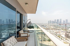Property grounds - Vibrant 1-BR at DAMAC Heights (Dubai)