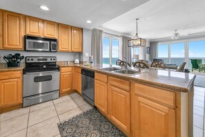 Condo, Multiple Beds (Grandview East 1201) | Private kitchen
