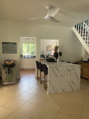 Dining - Villa Avec Piscine Privée, Centre Guadeloupe! 5 Chambres 4 Salles de Bain (BAIE MAHAULT)