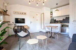 Apartment, City View | Air conditioning