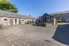 Exterior - Hayloft Cottage - North East Escapes (Bamburgh)