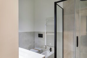 Apartment | Bathroom