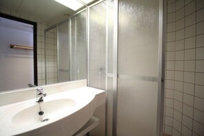 Estudio básico | Baño
