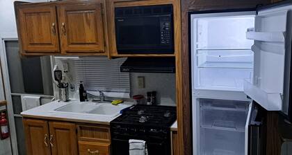 Jayco
1 queen 2 doubles lots of living space AC furnace wifi 2tvs fridge stove