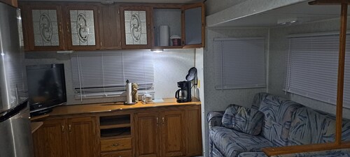 Jayco 
1 queen 2 doubles lots of living space AC furnace wifi 2tvs fridge  stove