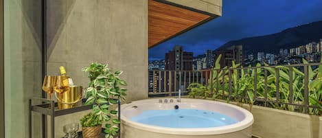 Tina de hidromasaje interior