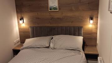 3 bedrooms, iron/ironing board, free WiFi, bed sheets
