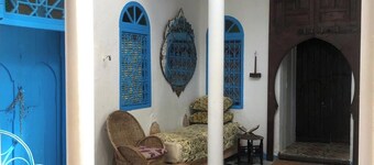 Assilah's Charm & Comfort at "Riad Mama Aicha" few steps away from beach.