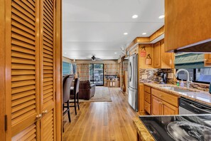 Interior - Enchanting Houseboat-Scales-on CHL @ Pates Ford Resort (Smithville)