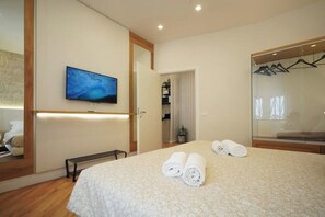 2 bedrooms, WiFi - Peaceful 2 Bedrooms with patio, near Metro A (Roma)