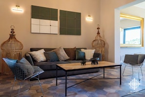 Design Apartment, Bay View | Living room | Flat-screen TV