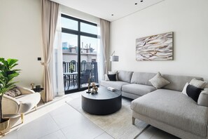 Smart TV - Luxurious 1BR Flat in Dubai (دبي)