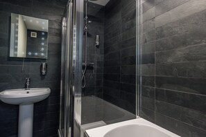ChaumiĂšre | Salle de bain | Serviettes fournies