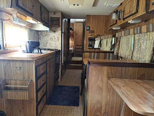 4-bedroom Campground in Delightful Cloquet with AC, WiFi