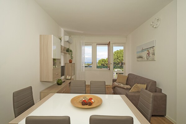 Leilighet | Oppholdsområde | TV