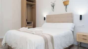 Duplex, 2 Bedrooms | Premium bedding, down duvets, memory-foam beds, in-room safe