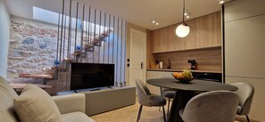Villa Deluxe, bagno privato, vista oceano | Cucina privata | Frigorifero con congelatore, forno, piano cottura, lavastoviglie