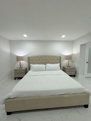 4 Schlafzimmer, Bügeleisen/Bügelbrett, kostenloses WLAN, Bettwäsche