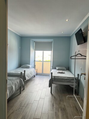 Standard Shared Dormitory, Men only