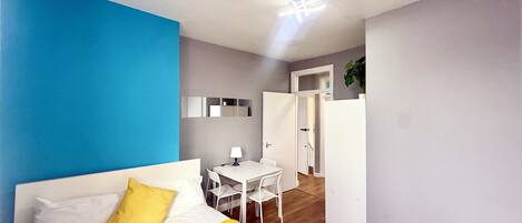 2 Schlafzimmer, Schreibtisch, Bügeleisen/Bügelbrett, WLAN