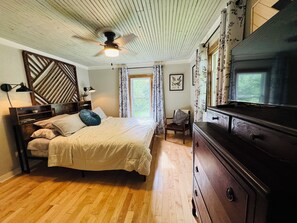 2 habitaciones, tabla de planchar con plancha y cuna de viaje