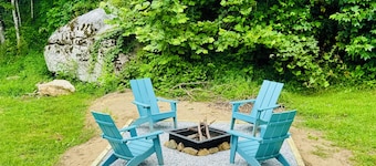 Yellow Mt. Cottage
Cozy-Creek Front-Fire Pit