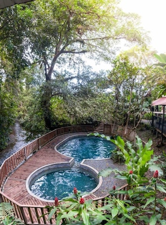 Hot springs. Ostional river