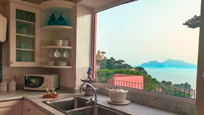 Unclassified image, 4 of 98, button - Villa Punta San Lorenzo (Massa Lubrense)