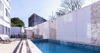Piscina academia metro Brazilian Corner