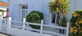 "LES BLEUETS" VILLA FOR 6 PEOPLE 3 BEDROOMS NEAR BOISVINET BEACH
