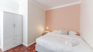 Kamar Double atau Twin Ekonomi | Meja kerja dan Wi-Fi gratis