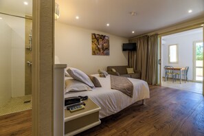 Habitación clásica doble | Sistema de insonorización, cunas gratuitas, wifi gratis y ropa de cama