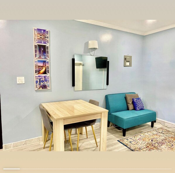 Dining - 1Bd Apt on Main Rd - Ernie’s Place 1S
(St Johns, Antigua)